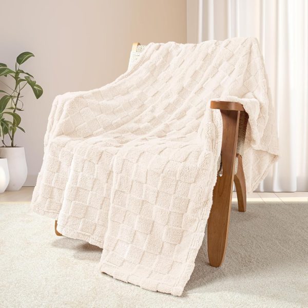3D Checkered Fleece Throw Blanket